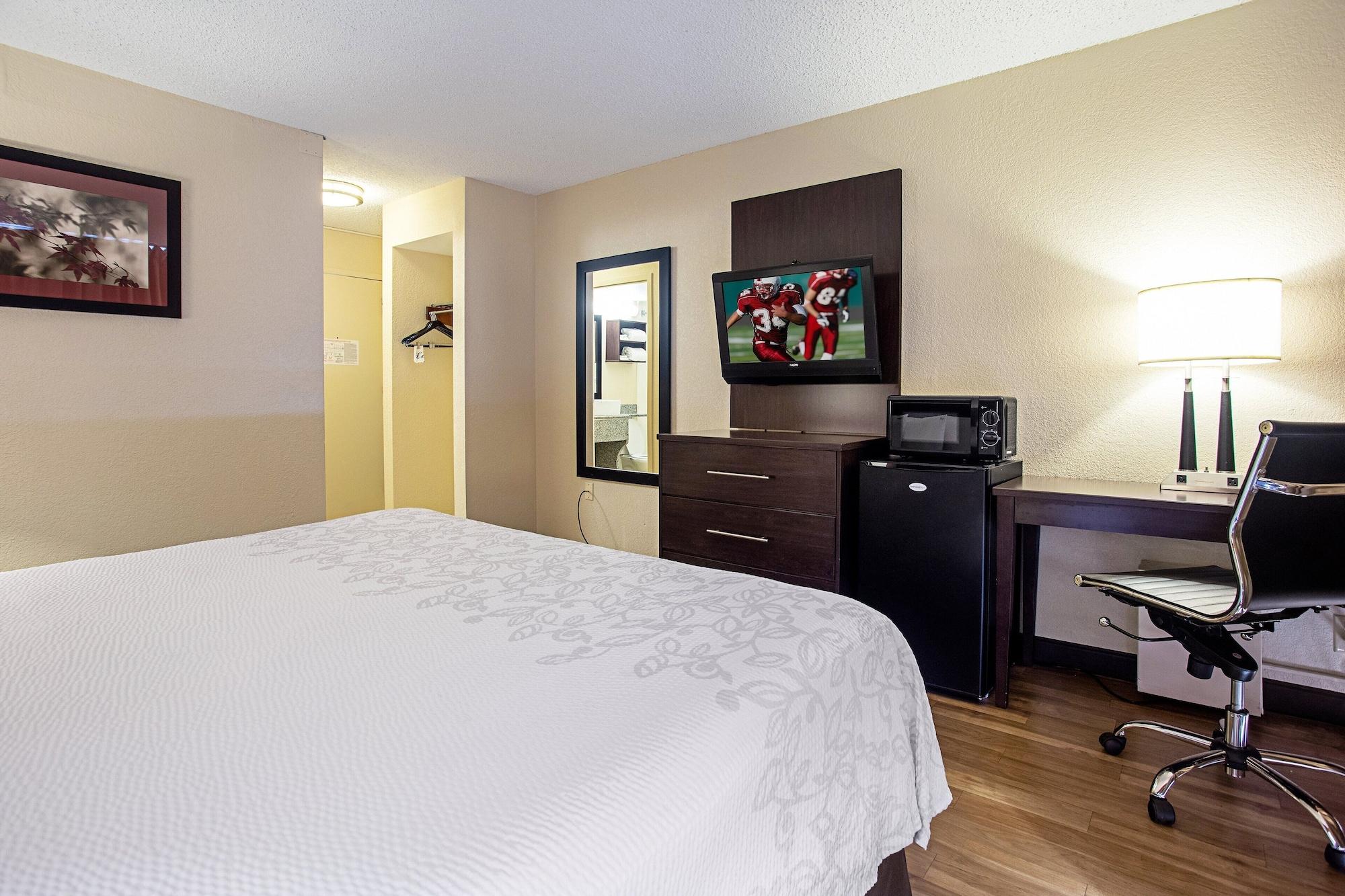Red Roof Inn Plus+ Wichita East Ngoại thất bức ảnh