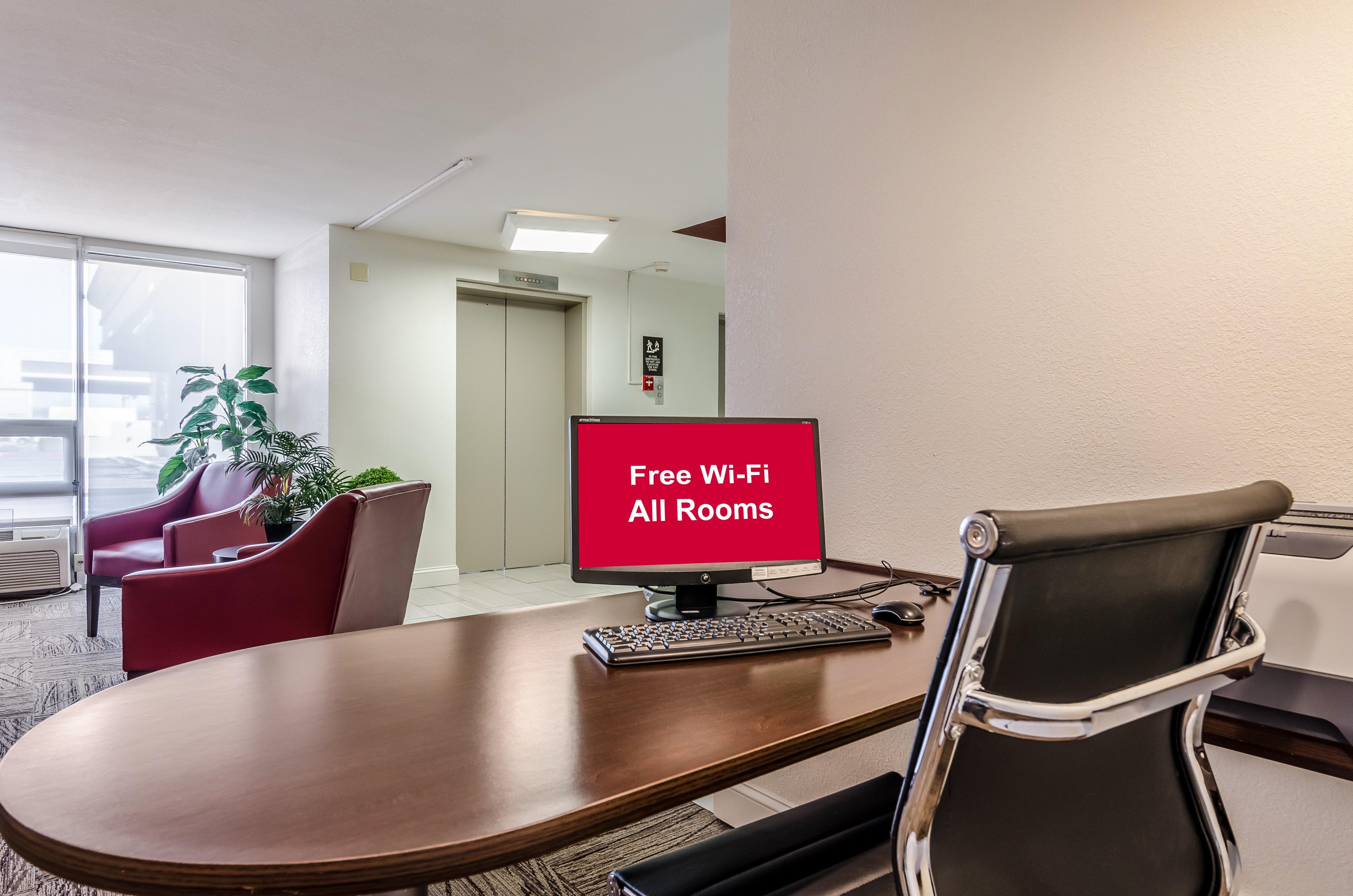 Red Roof Inn Plus+ Wichita East Ngoại thất bức ảnh