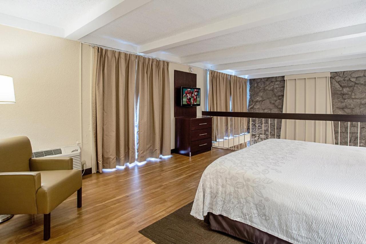 Red Roof Inn Plus+ Wichita East Ngoại thất bức ảnh