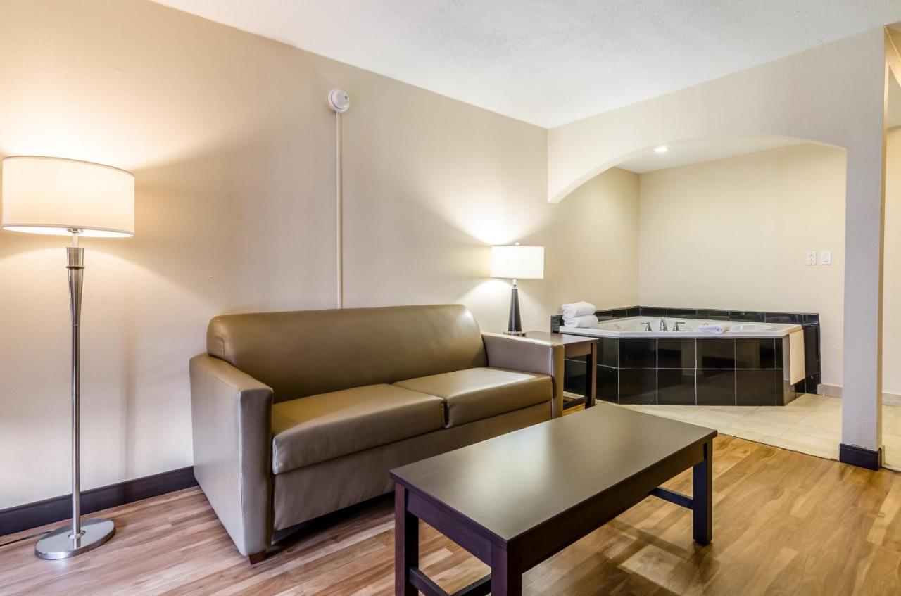 Red Roof Inn Plus+ Wichita East Ngoại thất bức ảnh