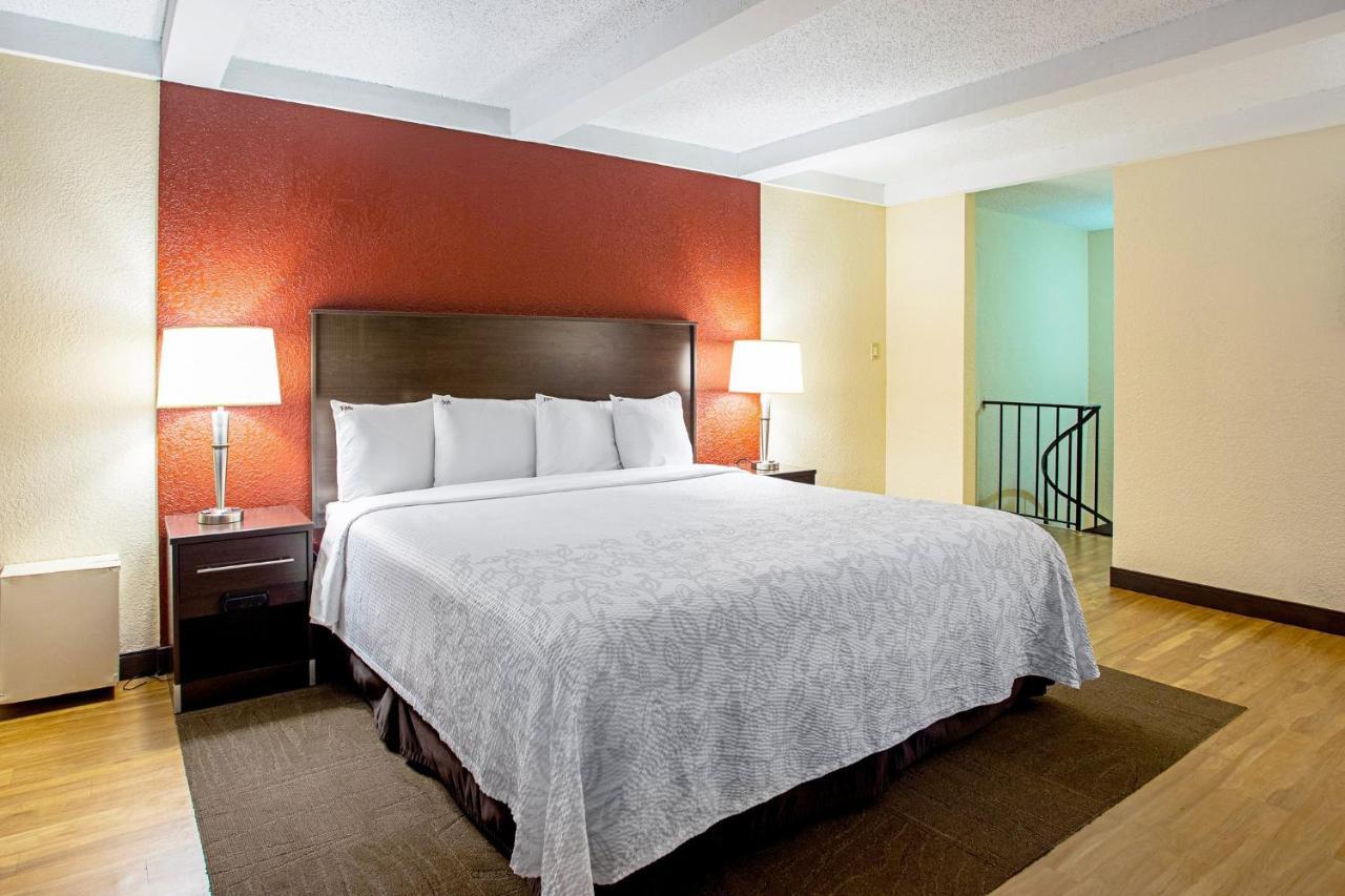 Red Roof Inn Plus+ Wichita East Ngoại thất bức ảnh