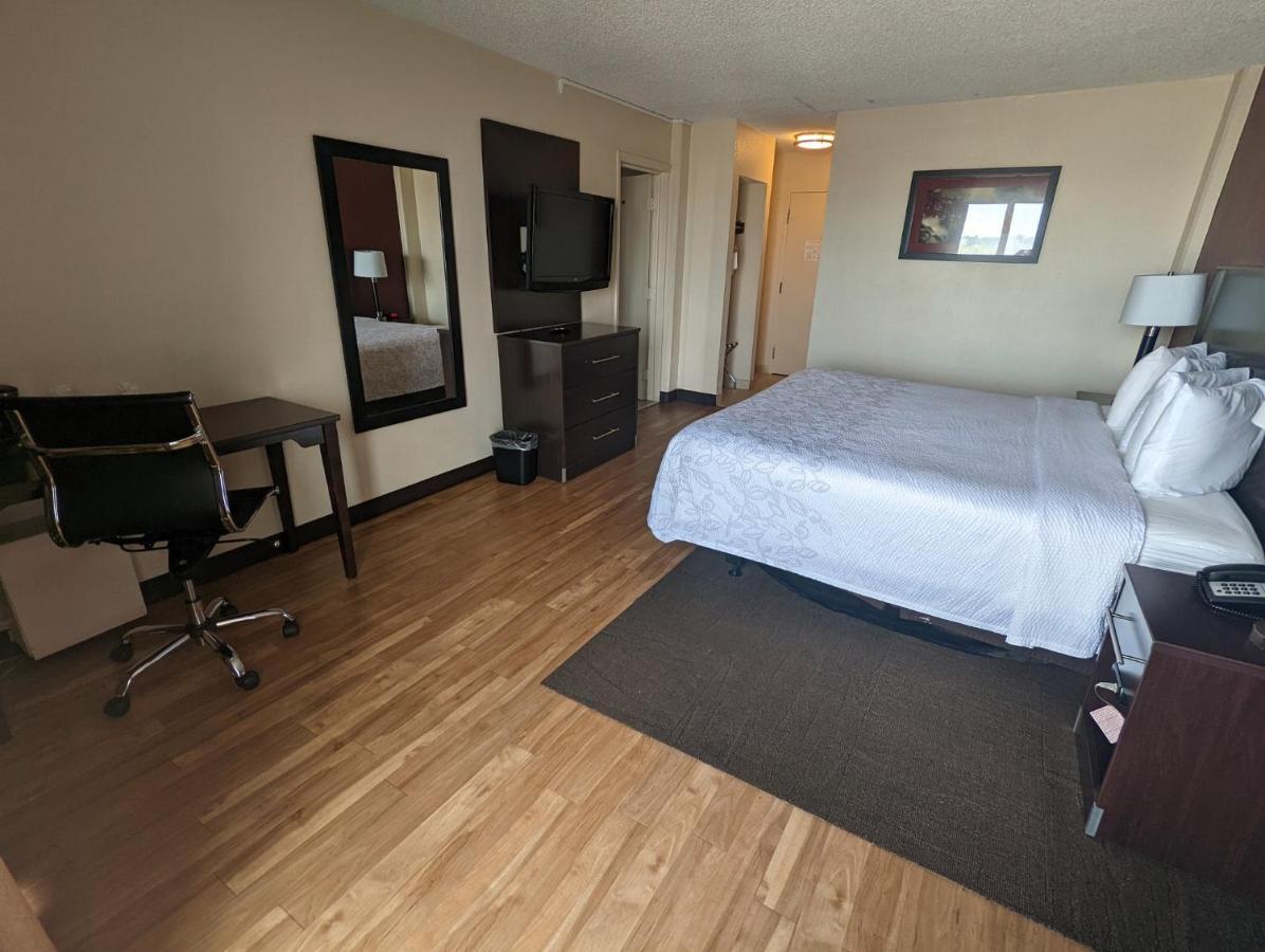 Red Roof Inn Plus+ Wichita East Ngoại thất bức ảnh