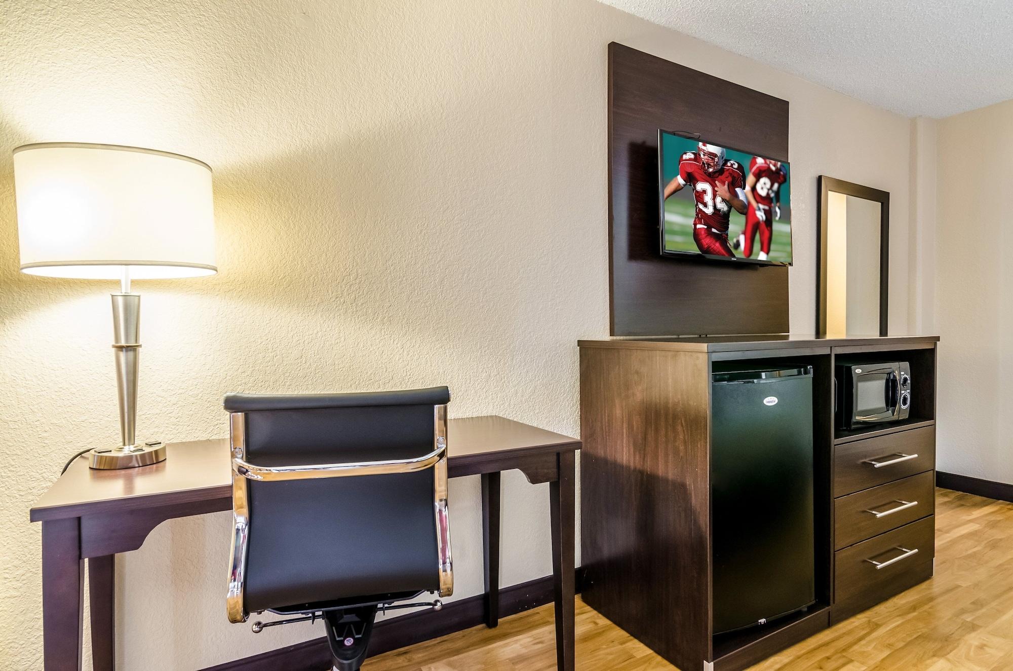 Red Roof Inn Plus+ Wichita East Ngoại thất bức ảnh