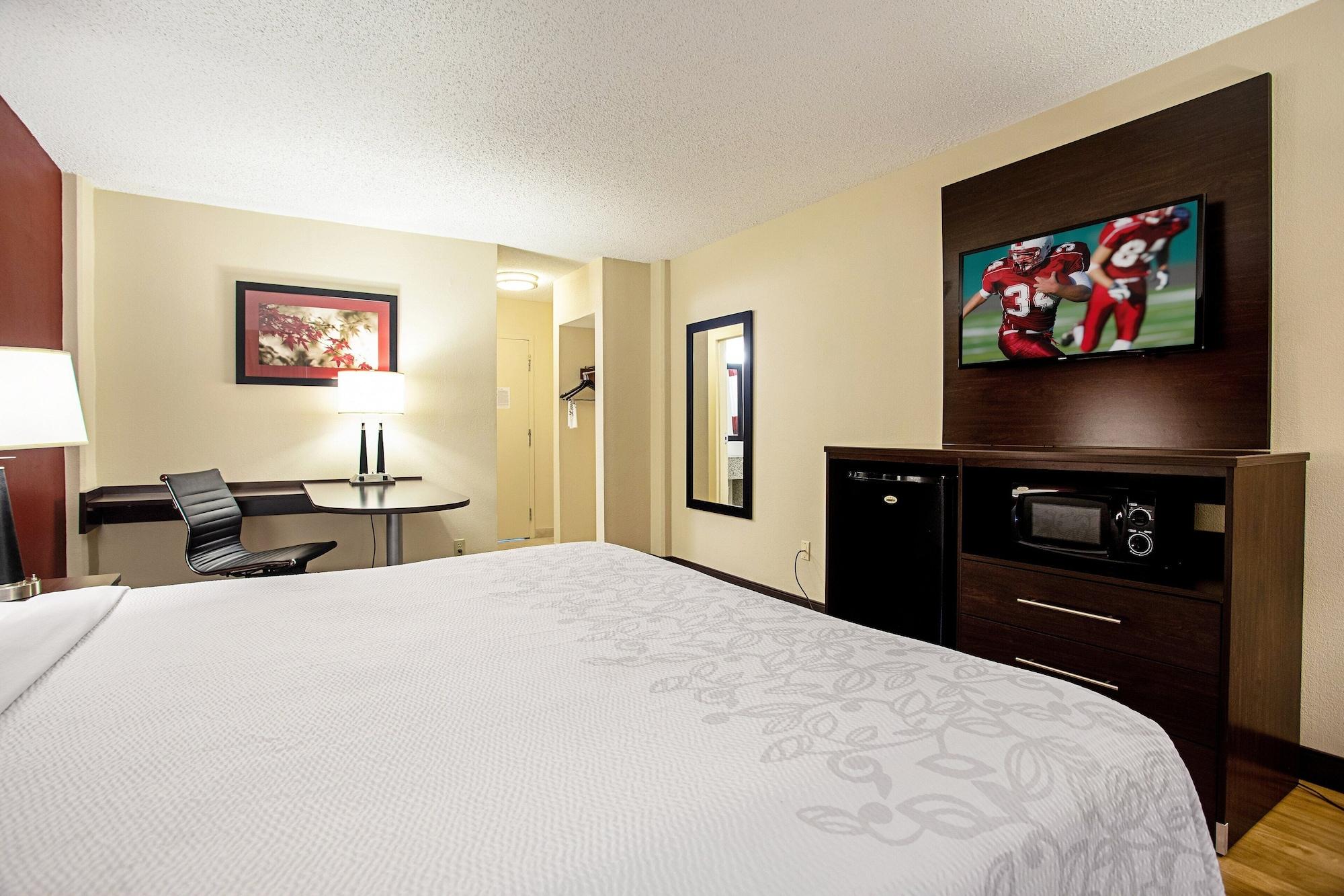 Red Roof Inn Plus+ Wichita East Ngoại thất bức ảnh